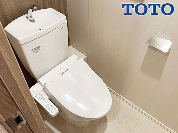 Nắp Bồn Cầu Thông Minh Toto Tcf2223E